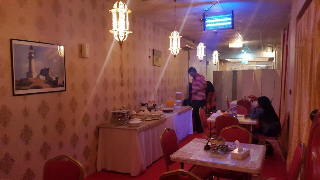 Al Raien Hotel Apartment Дубай Экстерьер фото